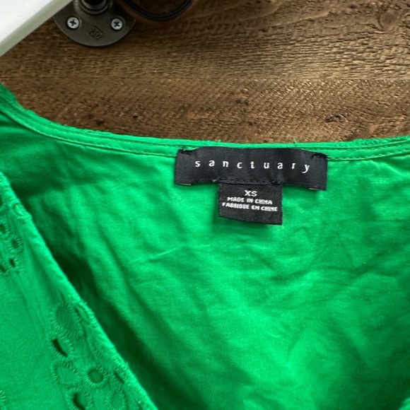 Sanctuary Green Eyelet Peplum Button-Front Top – XS - Picture 7 of 8